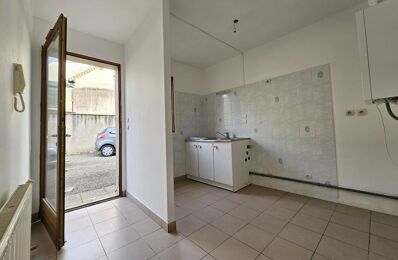 location appartement 800 € CC /mois à proximité de Tacoignières (78910)