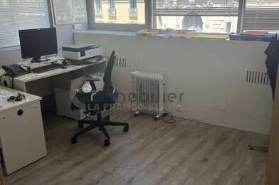 Bureau 4 pièces 2300 €