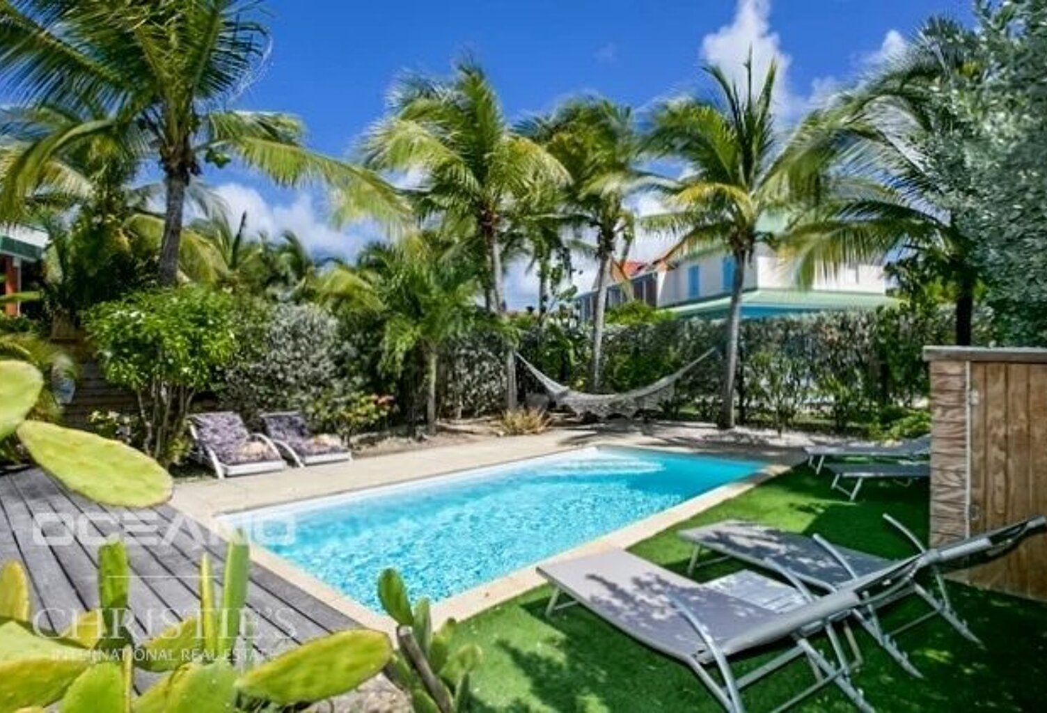 SOUS COMPROMIS BO RARE A LA VENTE VILLA PISCINE PRIVEE — photo 1