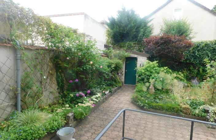 MAISON BOURGEOISE, avec garage, à l'orée des promenades de — photo 2