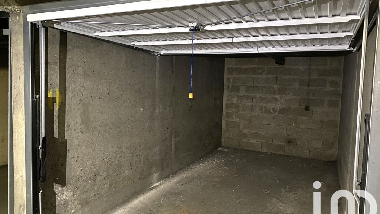 garage  pièces 12 m2 à vendre à Paris 17 (75017)