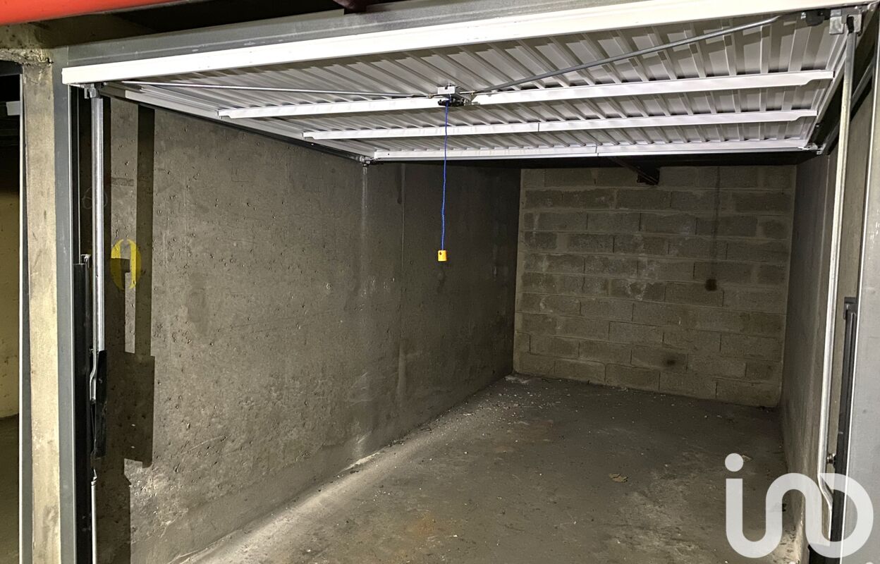 garage  pièces 12 m2 à vendre à Paris 17 (75017)