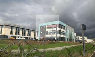 Bureau  189 m² à louer à Genay (69730)