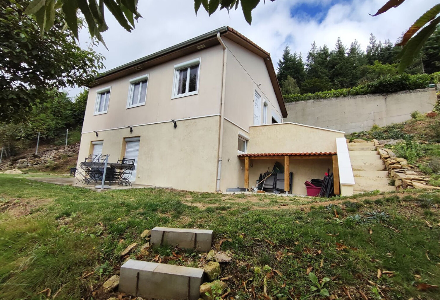 YZERON — photo 1