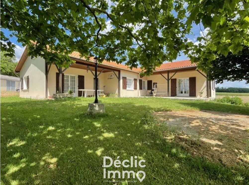 Villa / Maison  T6 à vendre Adjots (Les) 16700