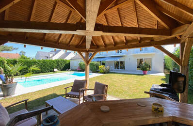 Maison avec piscine de 186 m² — photo du bien