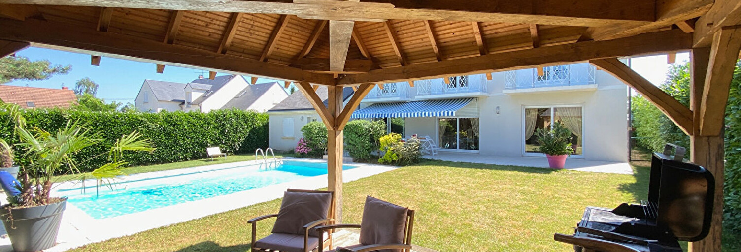 Maison 8 Pièces 186 m² à vendre à Saint-Hilaire-Saint-Mesmin (45160)