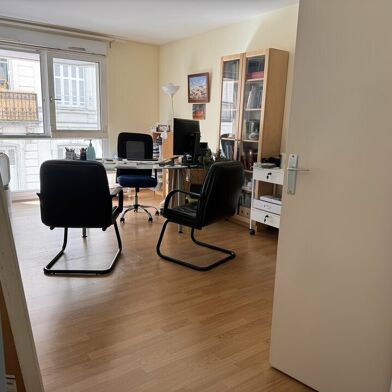 Bureau 69 m²