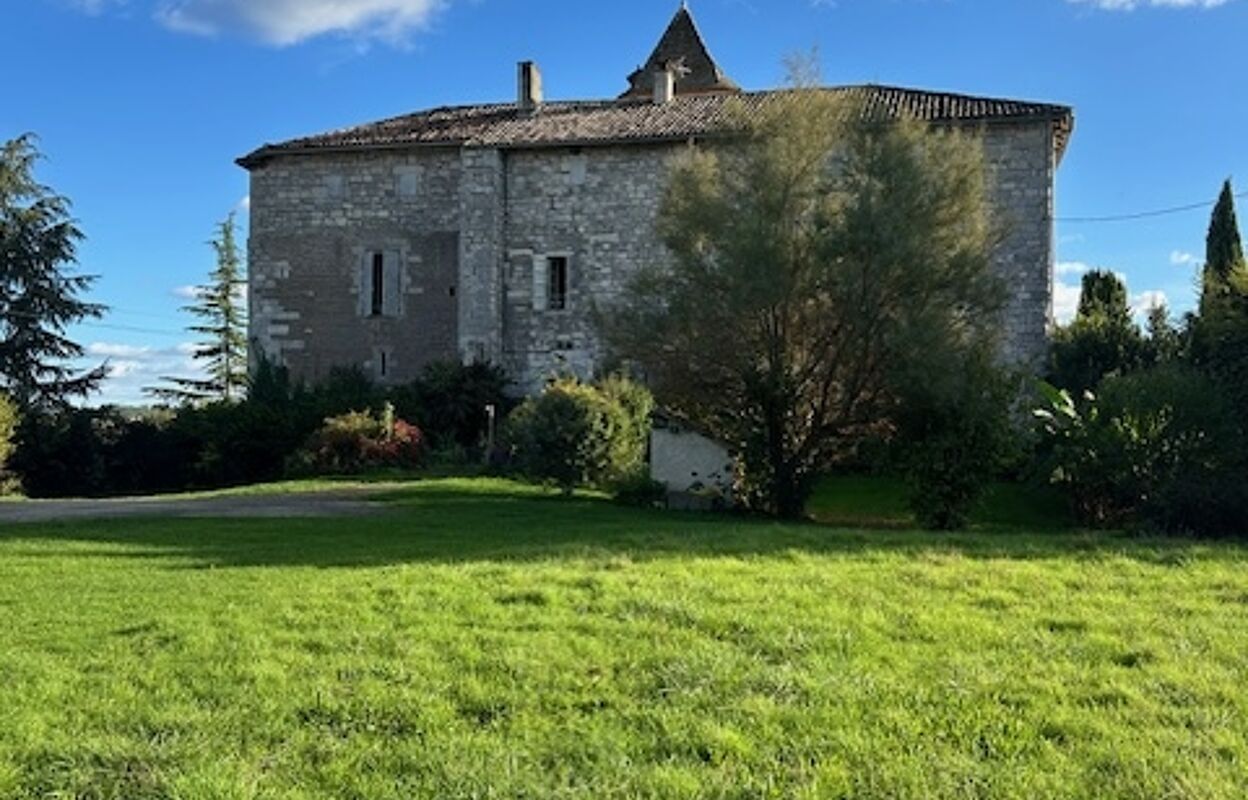 maison 10 pièces 227 m2 à vendre à Castelsagrat (82400)