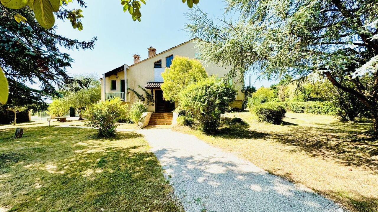 maison 9 pièces 214 m2 à vendre à Puy-l'Évêque (46700)