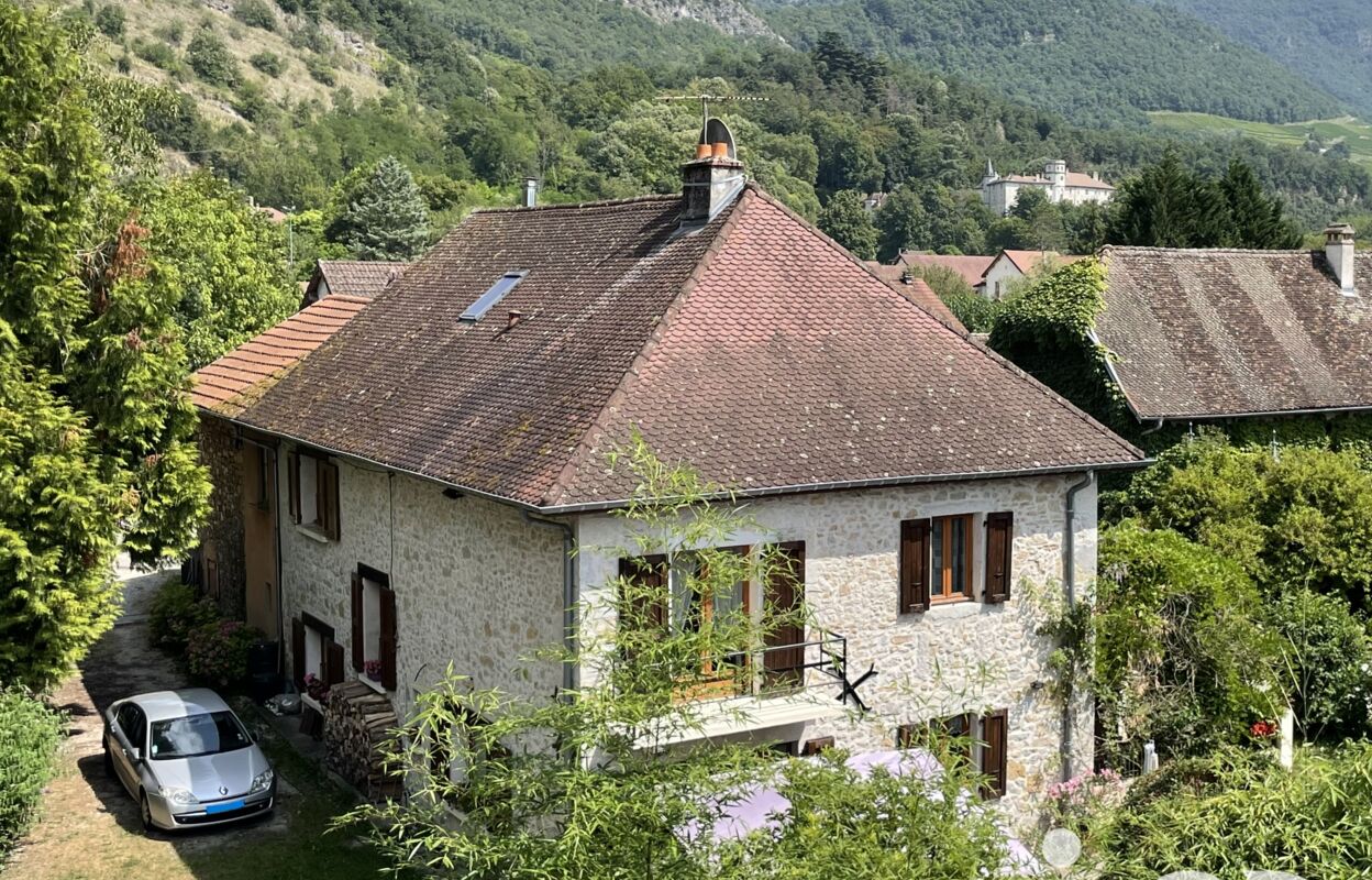 maison 5 pièces 189 m2 à vendre à Lucey (73170)