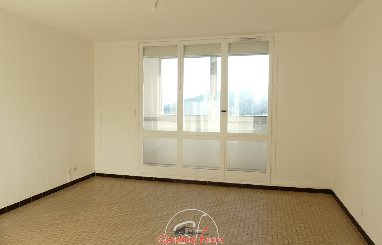 appartement 2 pièces 51 m2 à louer à Carros (06510)