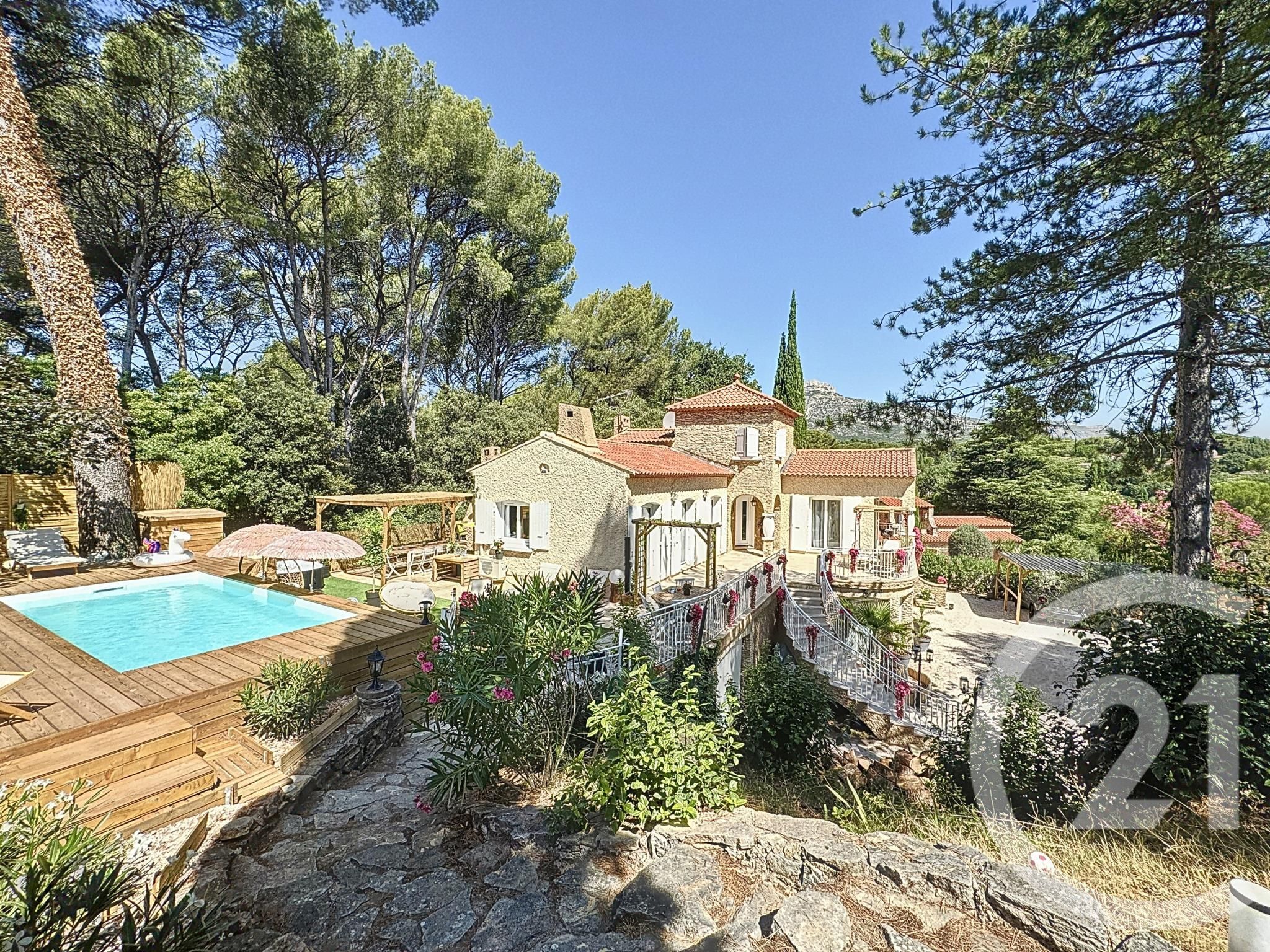 Villa / Maison  T8 à vendre Aubagne 13400
