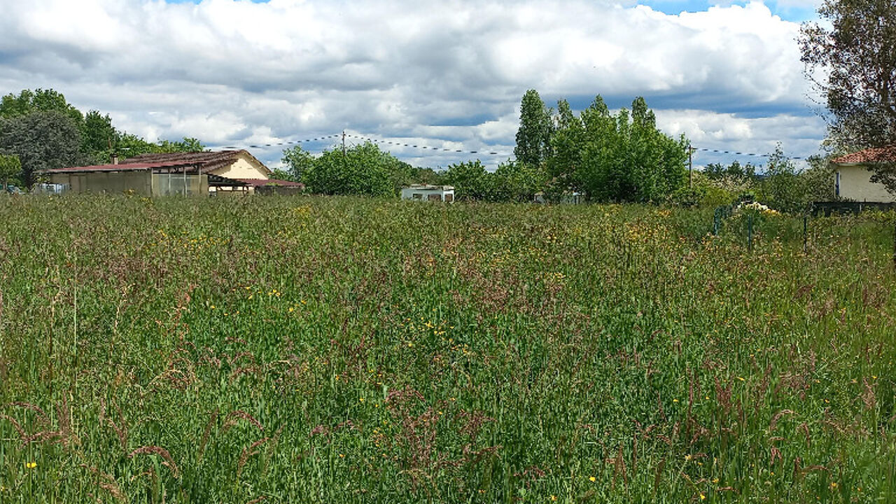 terrain  pièces 1853 m2 à vendre à Montpon-Ménestérol (24700)