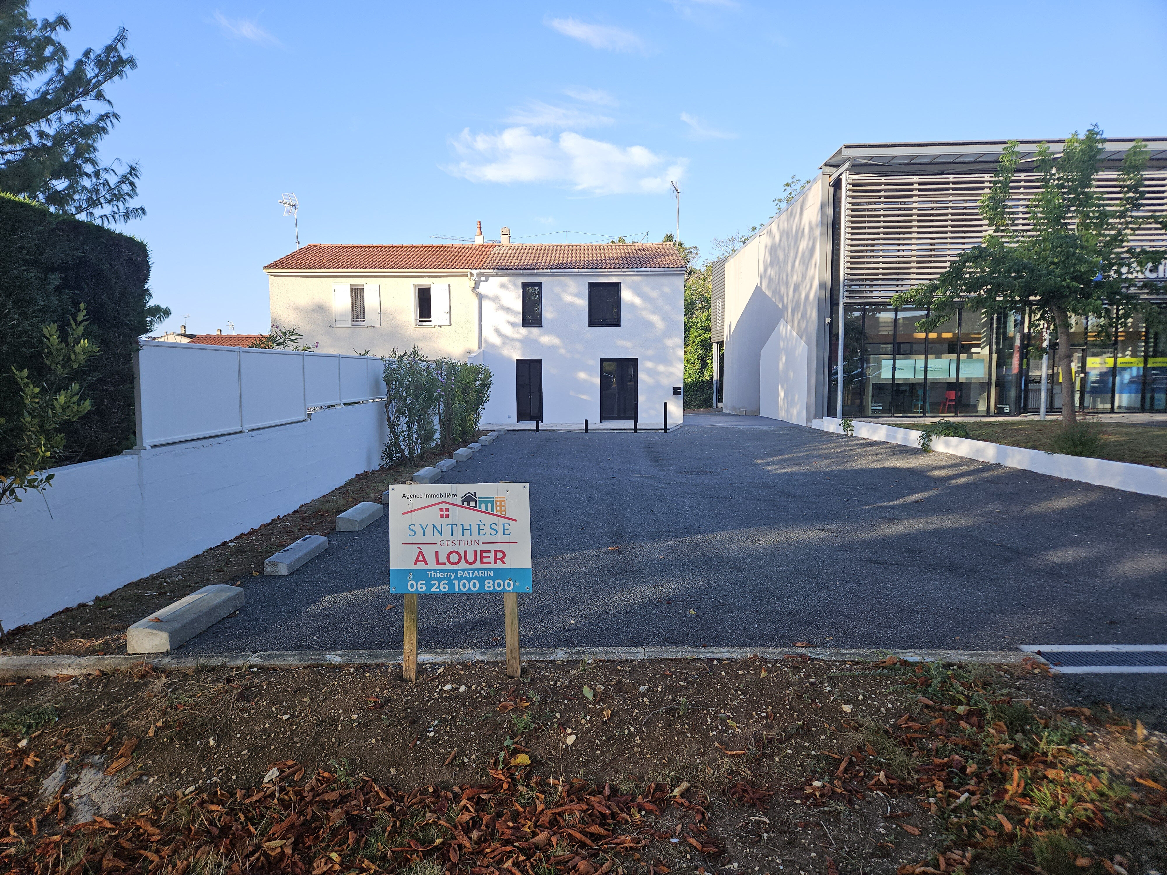 Local commercial  T5 à louer Saintes 17100