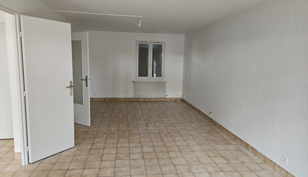 Local commercial 5 pièces  à louer Saintes 17100