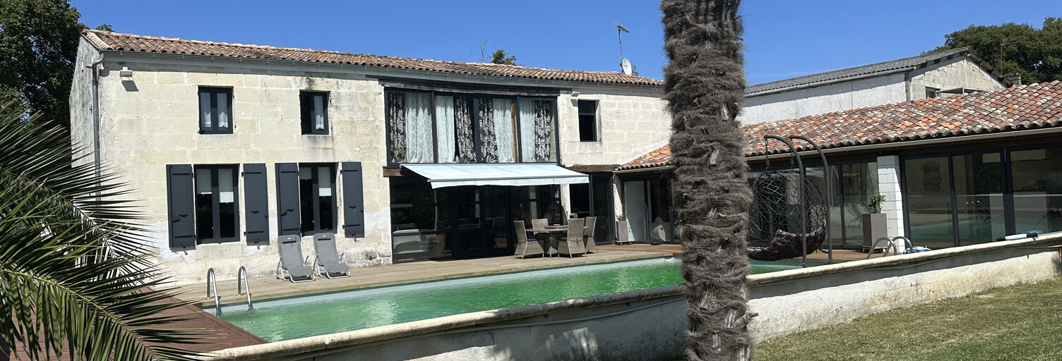 Maison 8 Pièces 330 m² à vendre à Saintes (17100)