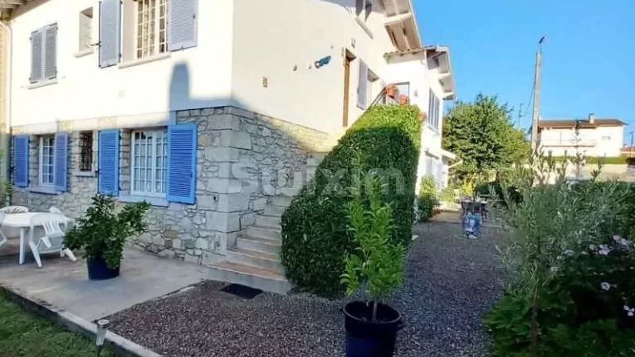 maison 8 pièces 167 m2 à vendre à Lavelanet (09300)