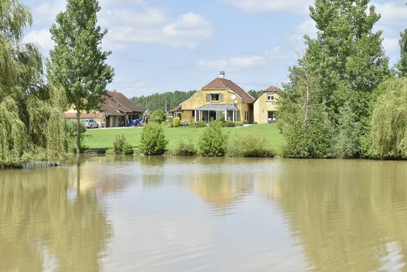 Villa / Maison  T6 à vendre Pierre-de-Bresse 71270