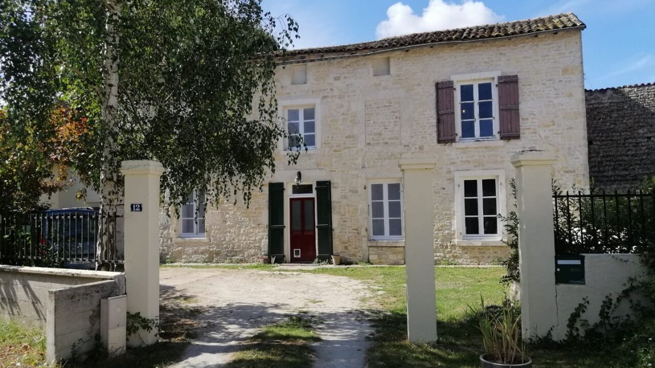 maison 9 pièces 205 m2 à vendre à Chef-Boutonne (79110)