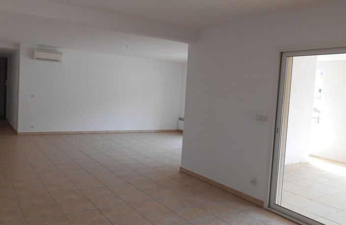 BEL APPARTEMENT 66400 CERET — photo 4