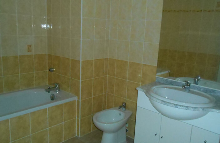 BEL APPARTEMENT 66400 CERET — photo 5