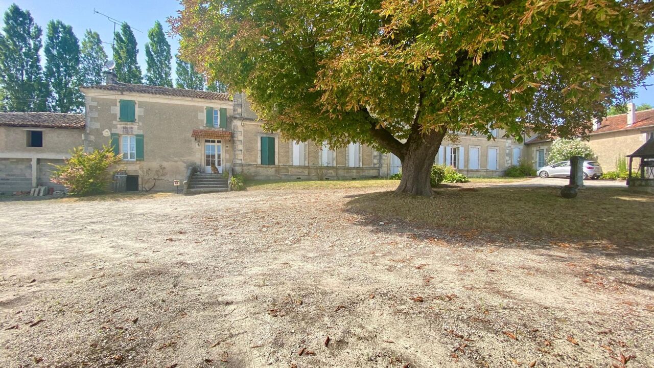 maison 12 pièces 415 m2 à vendre à Chalais (16210)