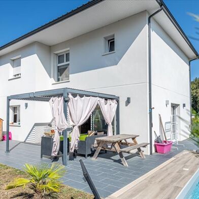 Maison 6 pièces 499000 €