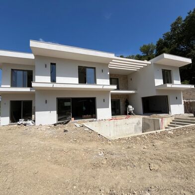 Maison 6 pièces 220 m²