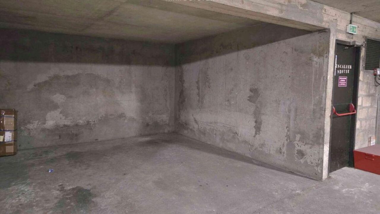 garage  pièces 11 m2 à vendre à Paris 14 (75014)