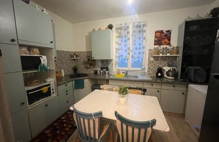VENTE : maison 8 pièces (125 m²) en 2 appartements à REMOULINS — photo 3