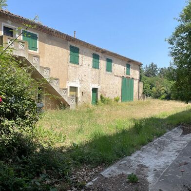 Maison 35 pièces 5500 m²