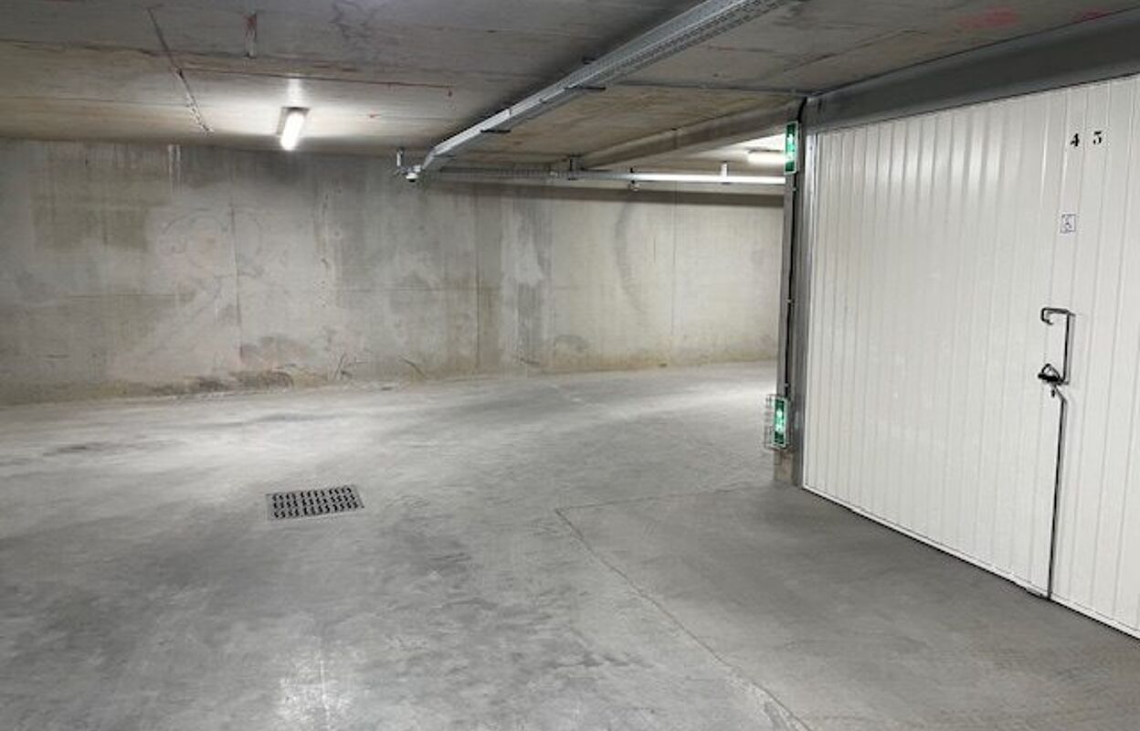 garage  pièces 13 m2 à vendre à Lyon 8 (69008)