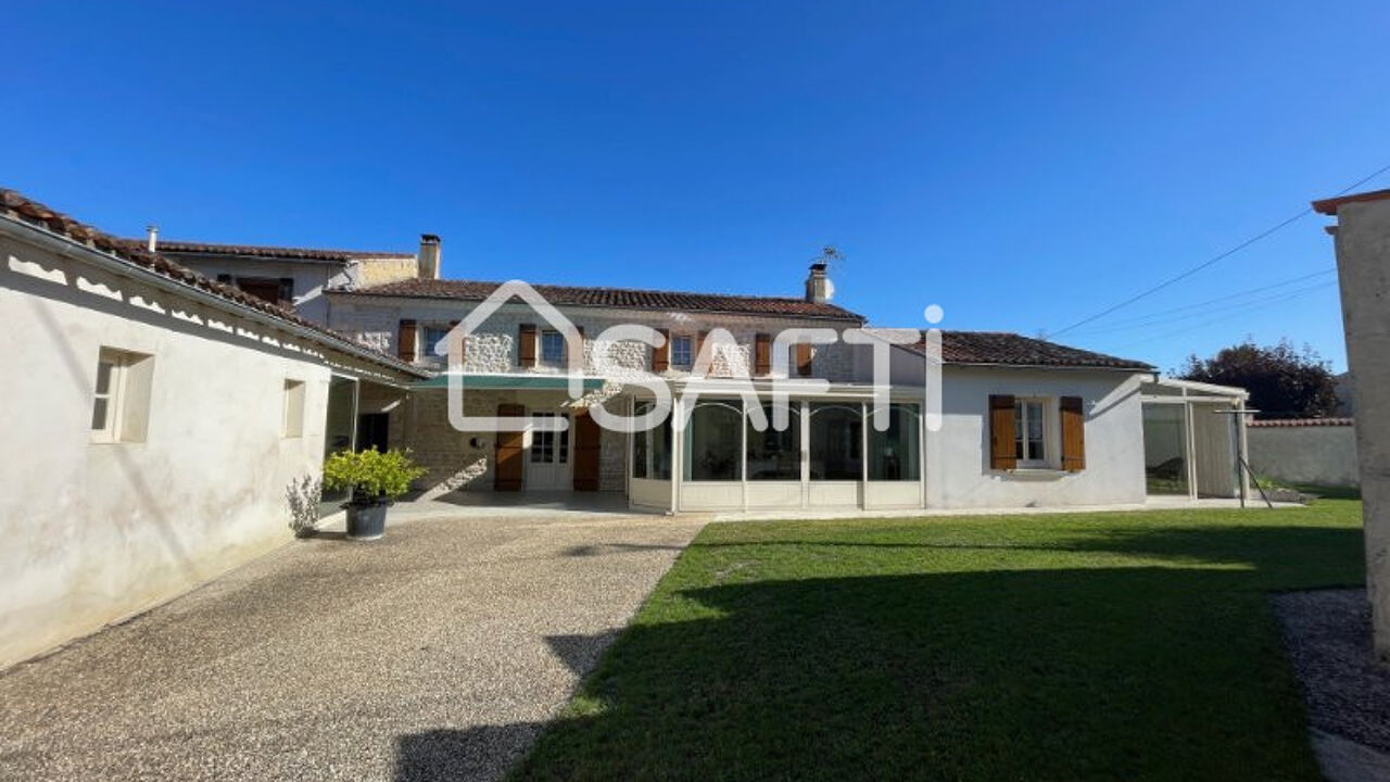 maison 5 pièces 210 m2 à vendre à Asnières-la-Giraud (17400)