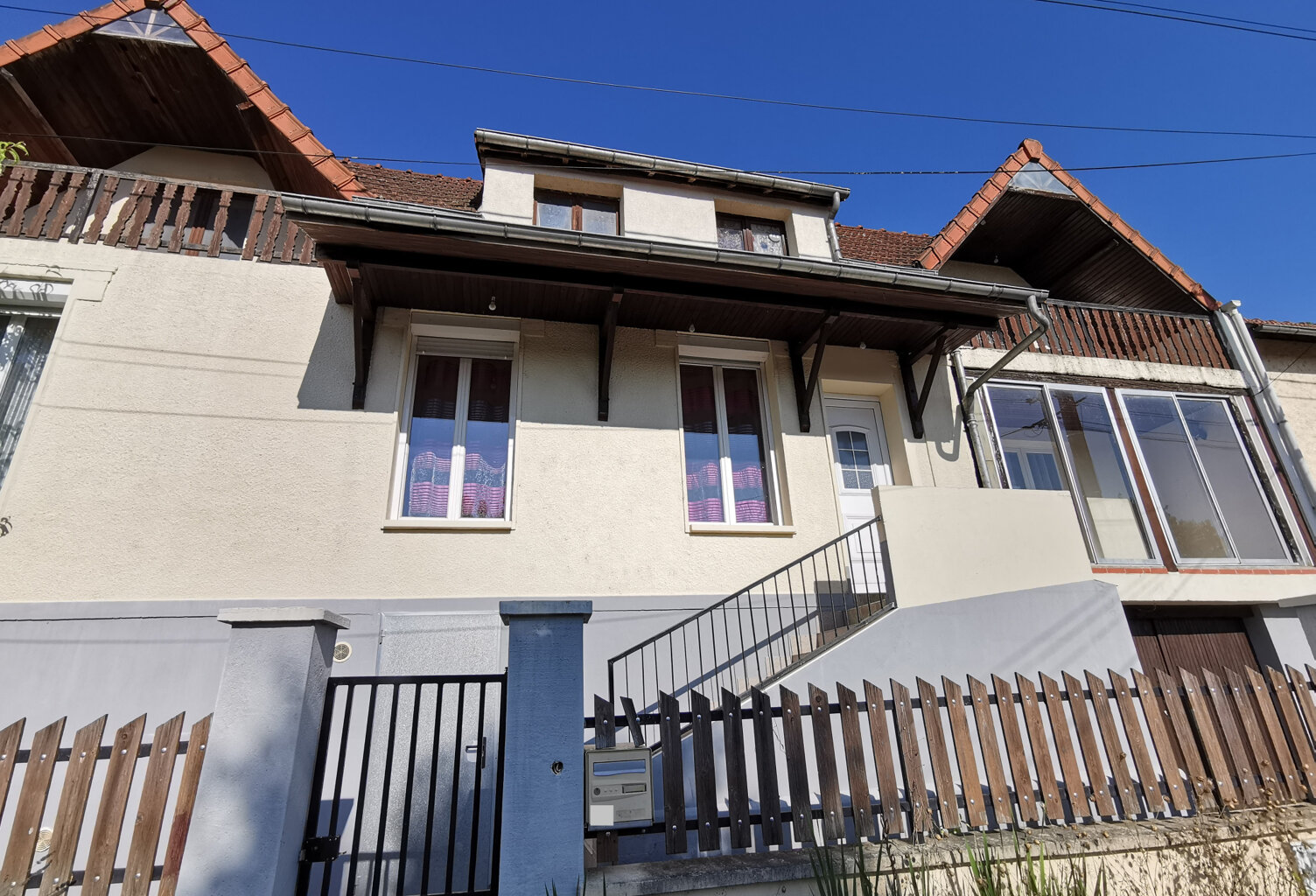 GRANDE MAISON PROCHE GARE DE SENS — photo 1