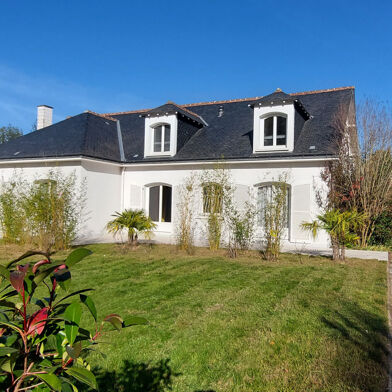 Maison 9 pièces 1800 €