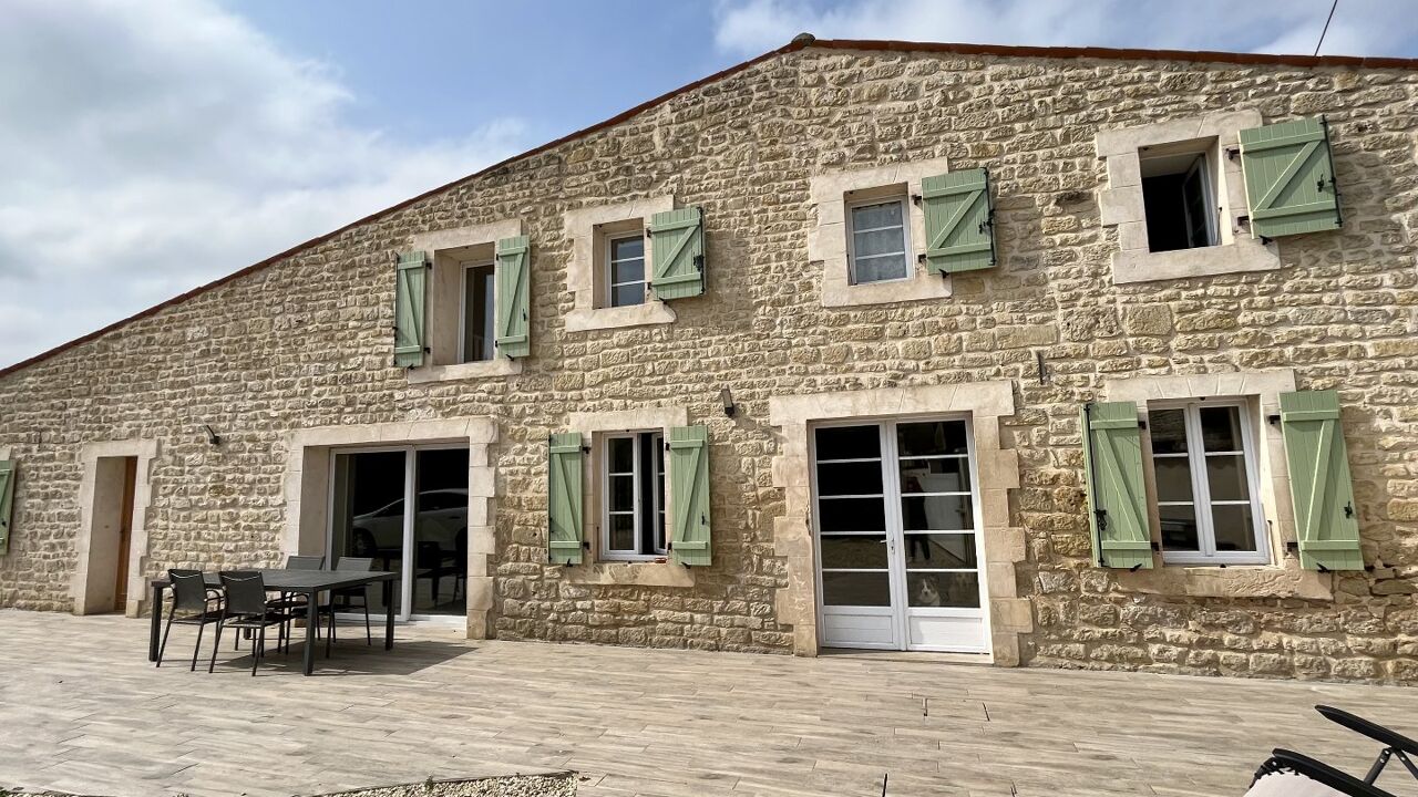 maison 6 pièces 188 m2 à vendre à Saint-Georges-de-Longuepierre (17470)