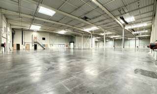 Commerce  3506 m² à louer à Saint-Priest (69800)