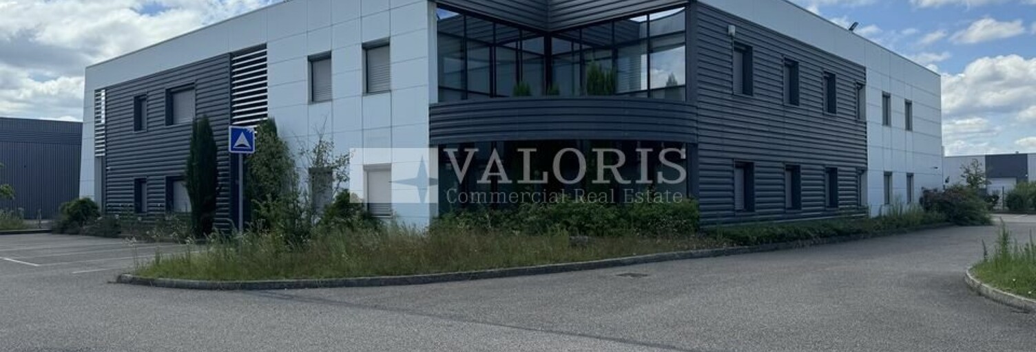 Commerce  3506 m² à louer à Saint-Priest (69800)