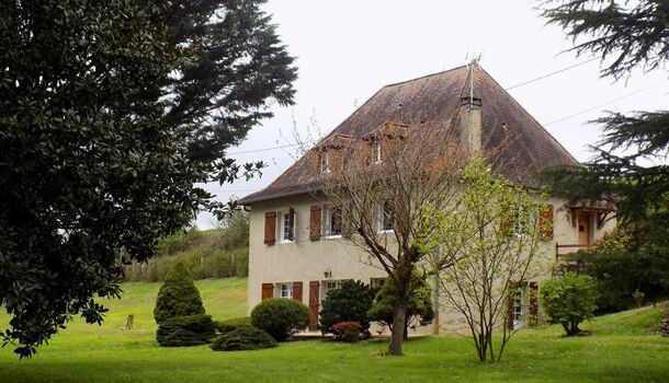 Villa / Maison 8 pièces  à vendre Sauveterre-de-Béarn 64390