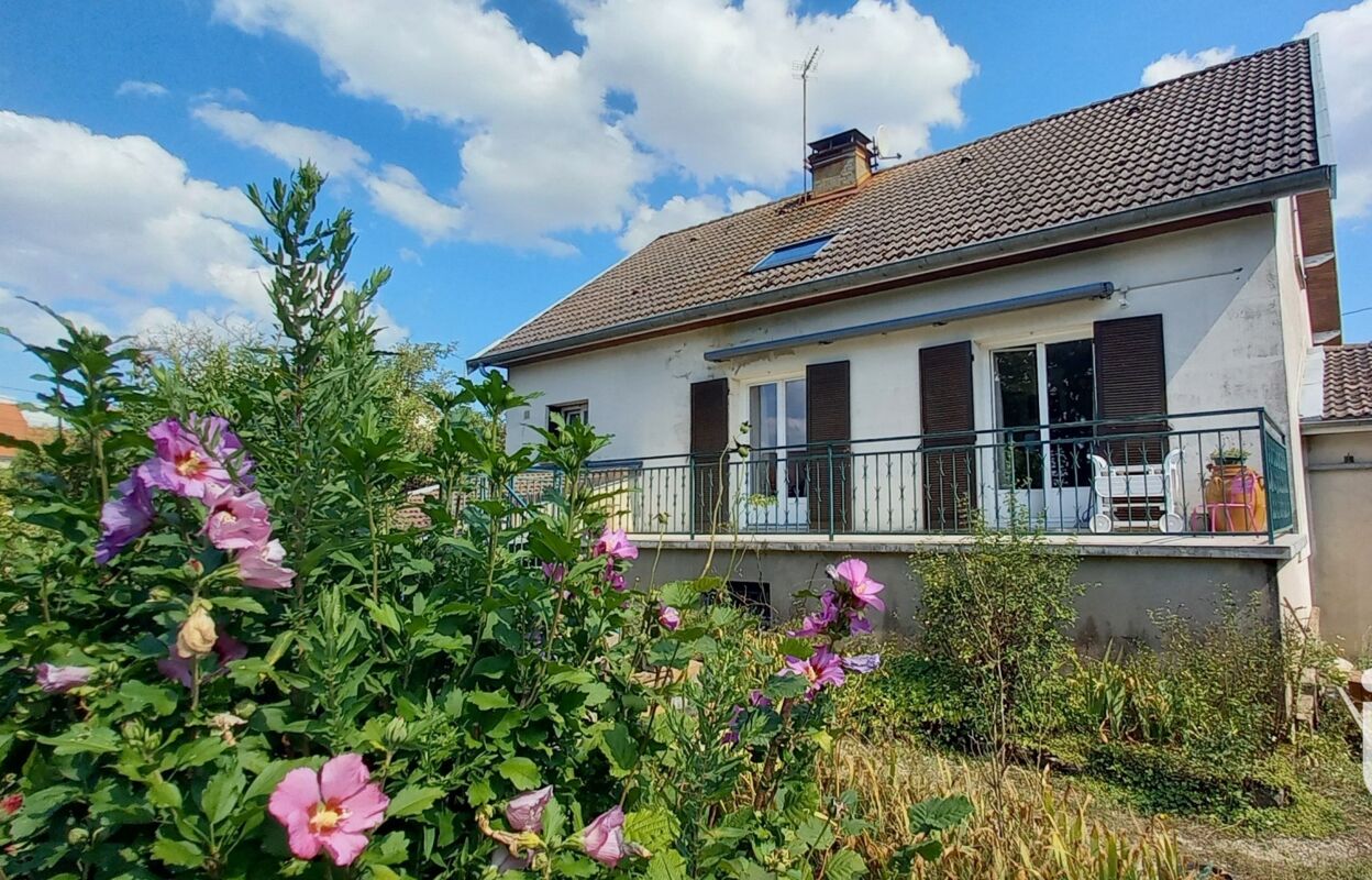 maison 5 pièces 136 m2 à vendre à Chaumont (52000)