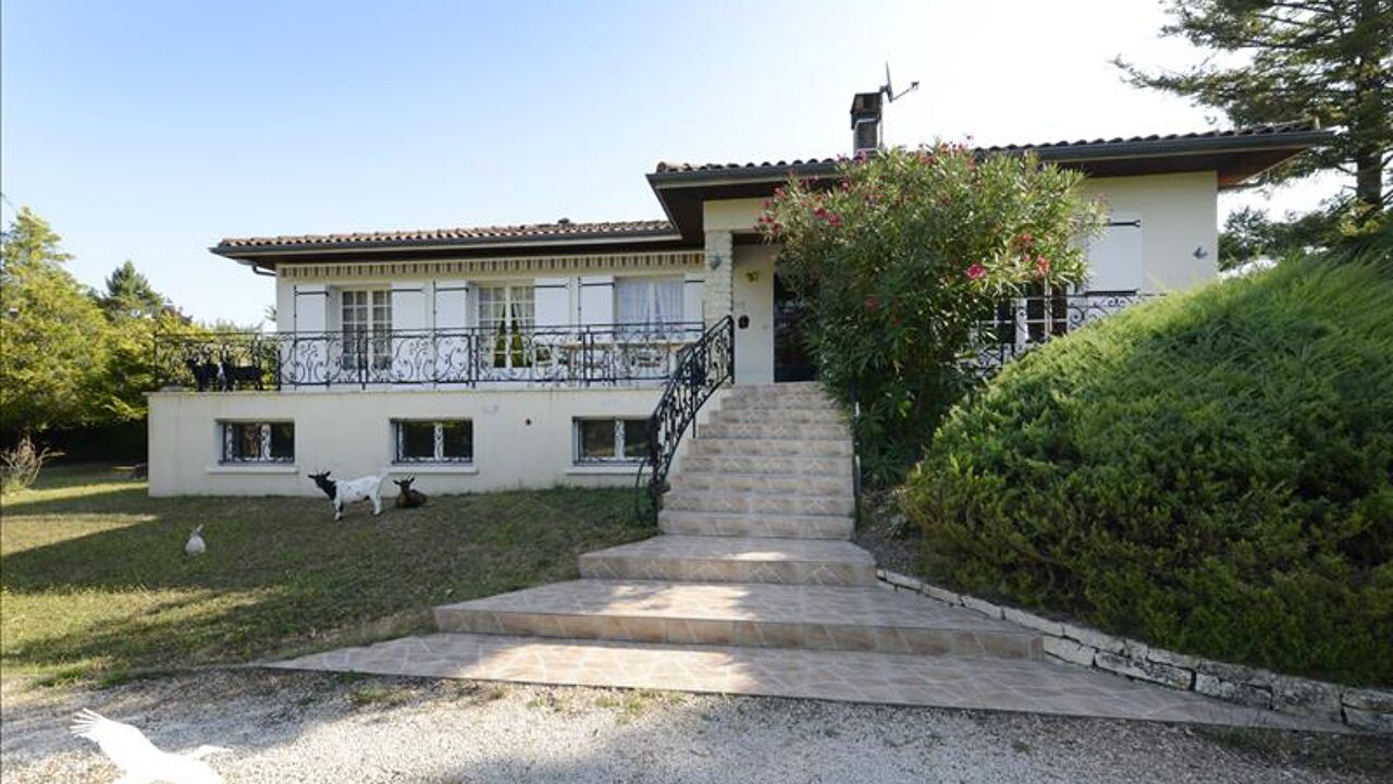 maison 5 pièces 140 m2 à vendre à Linars (16730)