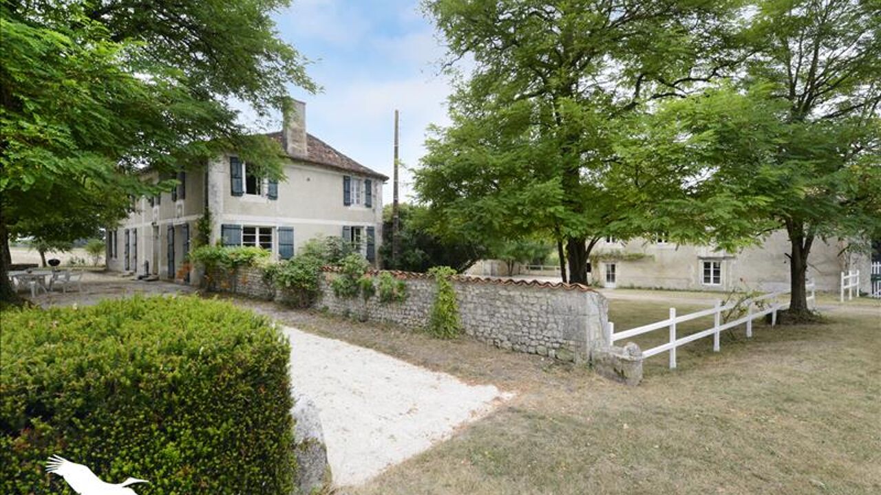 maison 8 pièces 275 m2 à vendre à Pérignac (16250)