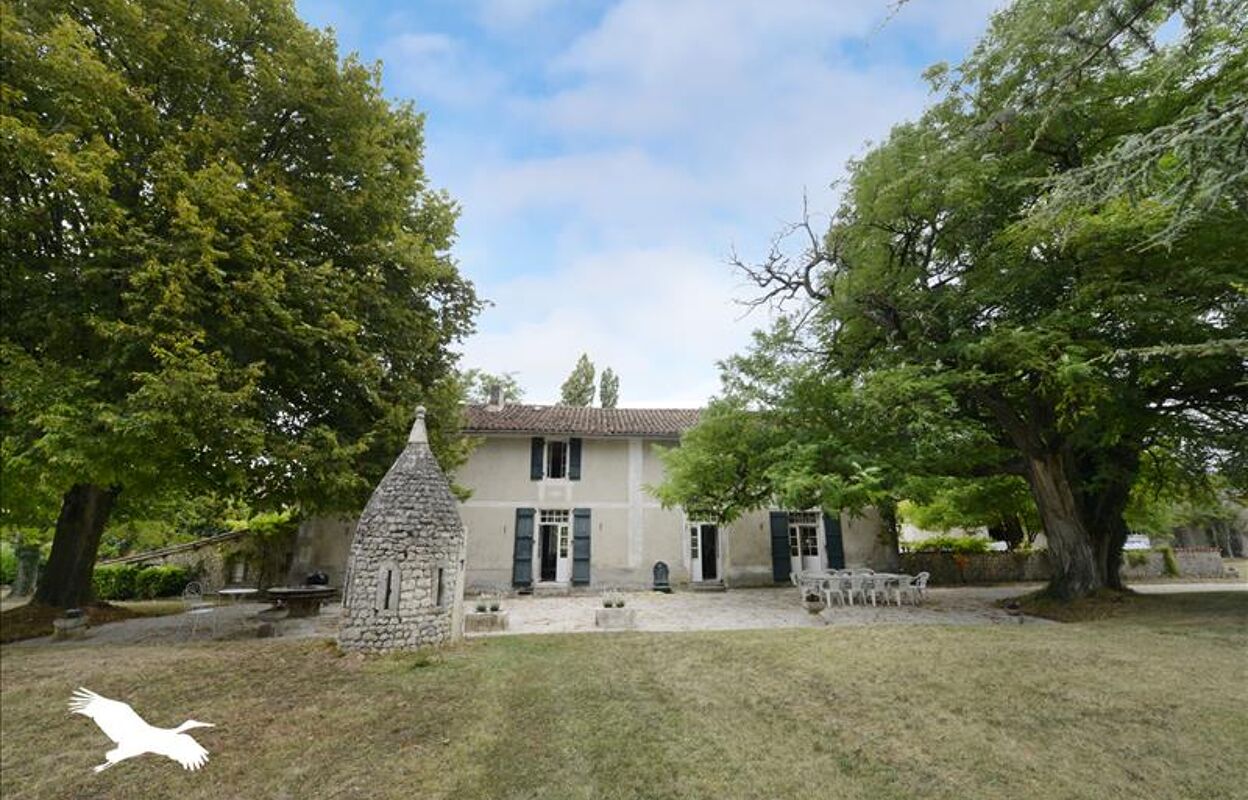 maison 8 pièces 275 m2 à vendre à Pérignac (16250)