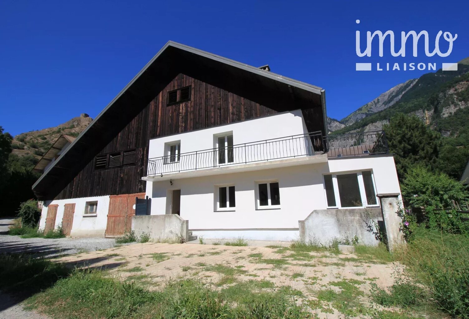 Maison et terrain — photo 1