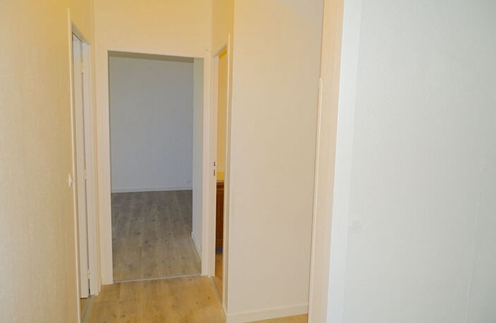 A VENDRE APPARTEMENT DE TYPE 3 LOUE - SECTEUR BORDEAUX VICTOIRE / CAPUCINS — photo 5