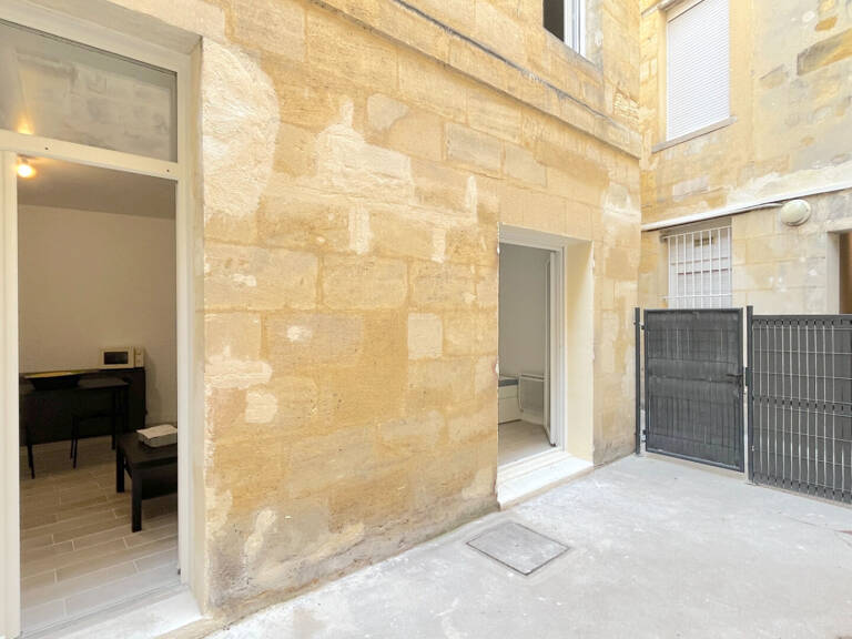 A VENDRE APPARTEMENT DE TYPE 2 LOUE- SECTEUR BORDEAUX VICTOIRE / CAPUCINS — photo 1