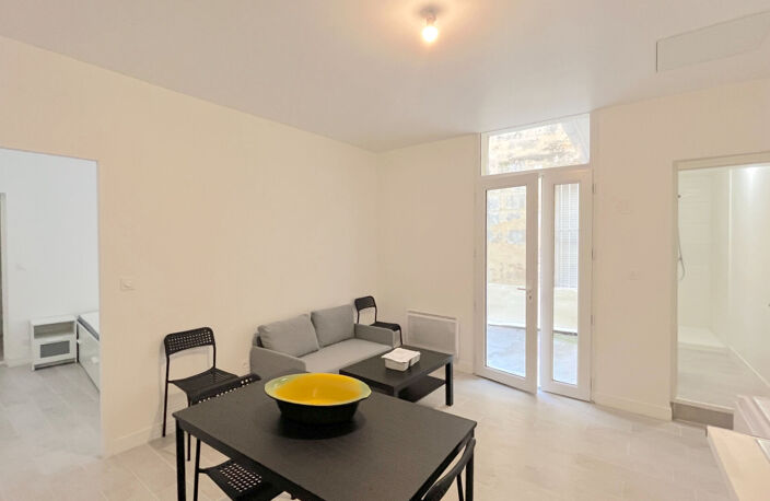 A VENDRE APPARTEMENT DE TYPE 2 LOUE- SECTEUR BORDEAUX VICTOIRE / CAPUCINS — photo 3