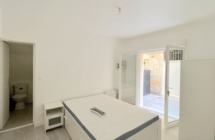 A VENDRE APPARTEMENT DE TYPE 2 LOUE- SECTEUR BORDEAUX VICTOIRE / CAPUCINS — photo 5