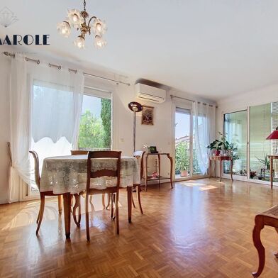 Appartement 4 pièces 163000 €